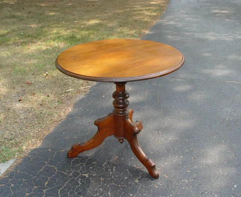Victorian Walnut Tilt Top Antique Breakfast or Tea Table Cover