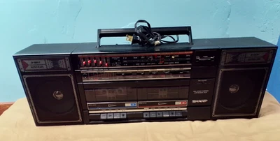 SISTEMA DE COMPONENTES ESTÉREO PORTÁTIL Sharp WF-372E (BK), con grabación en casete Foto 1 de 4