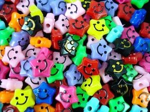 Smiley Face 12mm Star Beads 100pc DIY Bracelets Necklaces Earrings - Bild 1 von 3