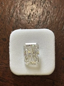 3.10 Radiant Cut Diamond  E, VS2  IGI Certified - Picture 1 of 4