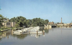 Postcard WI: Yacht Harbor, Shattuck Park, Neenah, Wisconsin - Picture 1 of 2