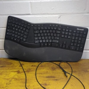 Microsoft Model 1878 Wired USB Ergonomic Keyboard Tested & WORKS - Picture 1 of 9