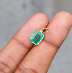 Emerald Gemstone Gold Charm Pendant 18 Solid Gold Handmade Pendant - Picture 1 of 6