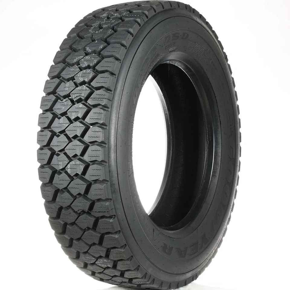 Tire Goodyear G622 RSD 245/70R19.5 Load G 14 Ply Drive Commercial Foto 1 de 3