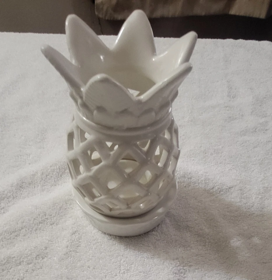 White Ceramic Pineapple Votice Candle Holder Decoration Gift Decor Home - Image 1 of 3