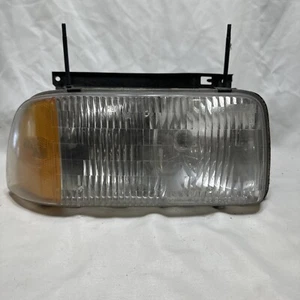 1995-1997 GMC S15 JIMMY OLDSMOBILE BRAVADA RIGHT SIDE HEADLIGHT OEM - Picture 1 of 5