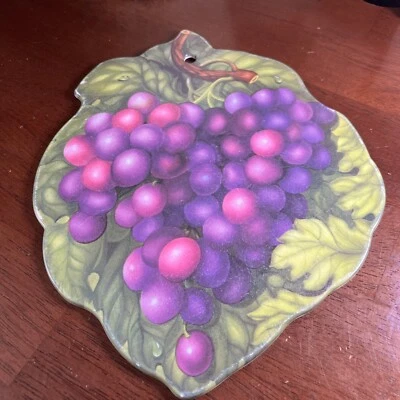 VTG Natures Design Melamine Chopping Board Made In Italy 10 Inch Diameter Grapes - Image 1 of 4