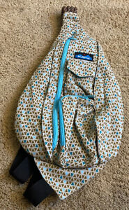 Kavu Brown/Blue Adjustable Strap Multiple Zipper Pocket Slingback Bag EUC