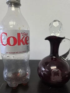 Jarra de jarra de vidrio transparente cortada amatista vintage estilo bohemio checo - Imagen 1 de 7