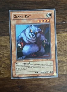 Yu-Gi-Oh TCG Ratto Gigante SYE-020 Unlimited Regolare Carta Comune Giocata LP - Foto 1 di 2