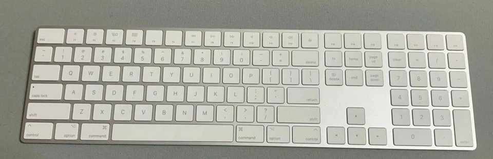 Apple Magic Keyboard 2 A1843 tastiera Bluetooth e cavetto Lightning - Immagine 1 di 1