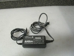 Genuine Sony Handycam AC Power Adapter AC-L10B - Picture 1 of 8