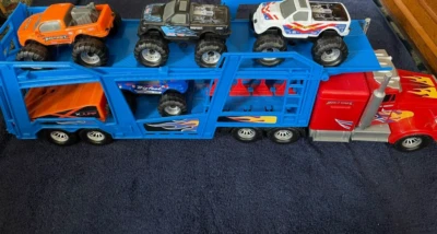 BigFoot TRUCK HAULER  Plastic Semi  with cars Excellent condition - Image 1 of 3