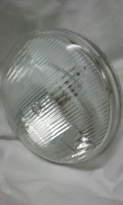  VINTAGE 4551 CLEAR SEALBEAM GLASS BULB 28V 250W - Image 1 of 2