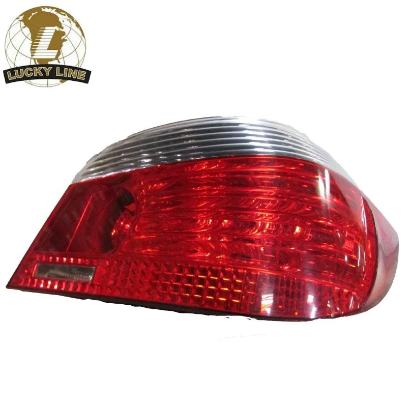 LUZ TRASERA BMW 545I Rh 2004 OEM rojo y lente transparente Foto 1 de 4