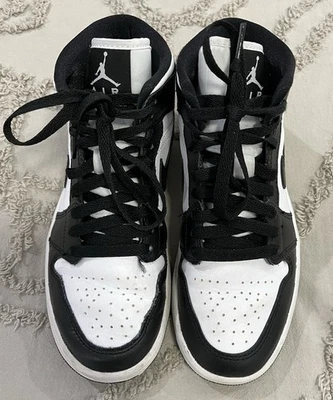 Nike Air Jordan 1 Talla Mediana 5.5Y Blanco y Negro Niños Tenis Foto 1 de 4