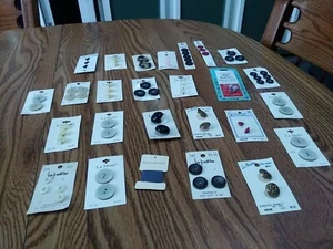 Mixed Lot of 24+ Cards Vintage Buttons New on Cards ~ La Mode ~ Streamline ~ - Picture 1 of 12