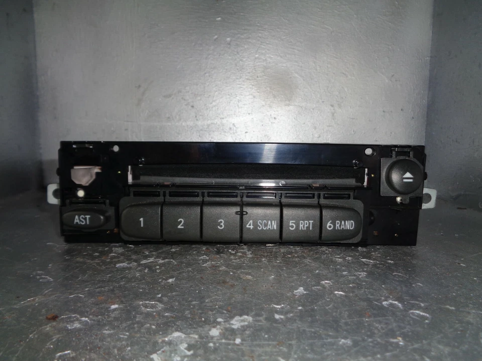 Toyota Yaris TS P1 1,5 CD Radio Toyota 8612052030 - Bild 1 von 4