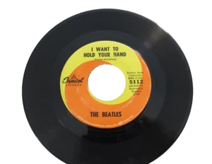 45 RECORD - THE BEATLES - I WANT TO HOLD YOUR HAND - Imagen 1 de 2