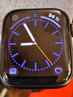 Apple Watch Series 5, 44mm Space Gray, Alu Case,Mobilfunk, Batterie 95% ,Zubehör - Bild 1 von 4