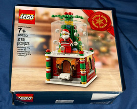 DISNEY  LEGO #40223 Christmas Santa / Snowglobe (New/Sealed)