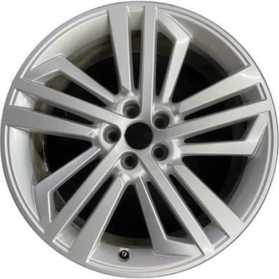 Llanta plateada Audi 20x8 Q5 OEM stock de fábrica 2018-2020 Foto 1 de 4