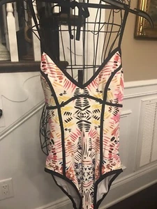 NWT Ivanka Trump Size 4 Piped Brushstroke Black White One Piece Swimsuit $118 - Picture 1 of 7