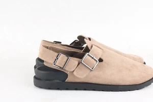 ZUECOS BEIGE IMITACIÓN GAMUZA DETALLE HEBILLA - Imagen 1 de 8
