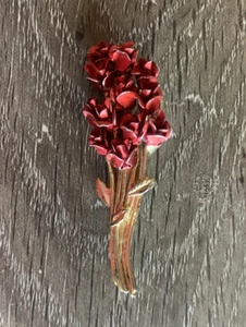 DM 97 GOLD PLATED RED ROSES BOUQUET BROOCH PIN VINTAGE SIGNED / 2.25" - Picture 1 of 5