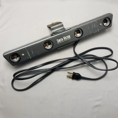 Vintage Smith-Victor L43 4-Lamp Movie Light Bar Bracket 1500W Made USA ASA16 - Image 1 of 4