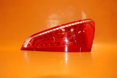 Lanterna traseira AUDI Q5 LED PASSAGEIRO DIREITO 2009 2010 2011 2012 8R0945094B FABRICANTE DE EQUIPAMENTO ORIGINAL - Imagem 1 de 4