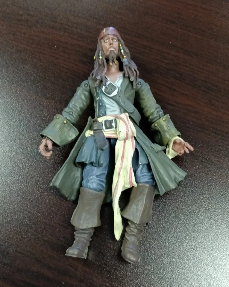 "Figura de 7"" exclusiva de Piratas del Caribe Capitán Jack Sparrow de los Parques Disney"  Foto 1 de 4