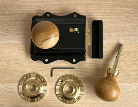 Old Victorian Style Rim Latch Lock Wooden Wood Teak Brass Bun Round Door Knobs Cover