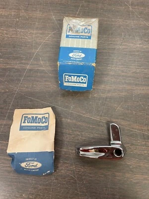 1960 1961 1962 1963-1965 FORD FALCON RH VENT WING WINDOW HANDLE NOS FORD 1122 - Image 1 of 4