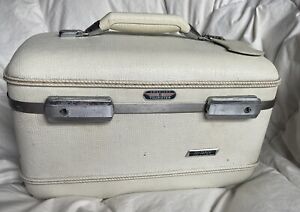 Vintage American Tourister Tri Taper cream train case (no key) makeup travel