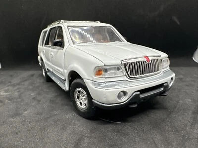 Lincoln Navigator 1998 coche diecast 1/24 Foto 1 de 4