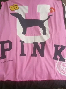 VS PINK VINTAGE STADIUM BLANKET 86 PUP DOG LOGO RARE HTF NEW - Picture 1 of 6