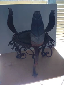 Porta vaso antico in ferro battuto con decori - Foto 1 di 8