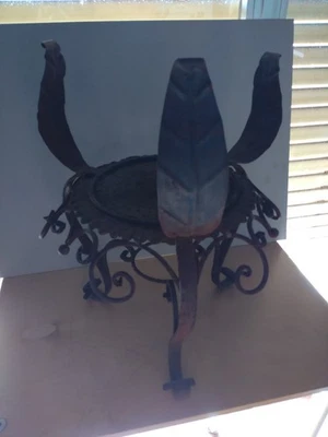 Porta vaso antico in ferro battuto con decori - Immagine 1 di 4