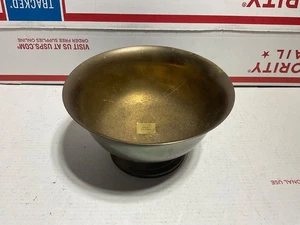 Cuenco de latón con patas vintage hecho en la India - Imagen 1 de 5