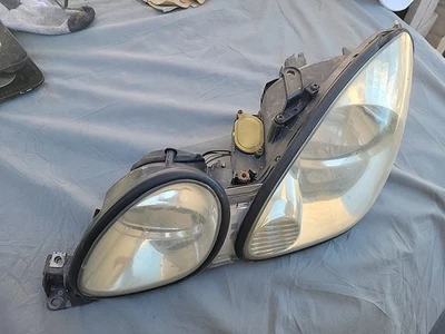 LEXUS GS300 GS400 OEM LEFT DRIVER HALOGEN HEADLIGHT ASSEMBLY 1998-05 - Image 1 of 2