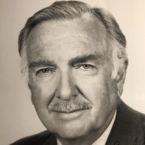 Walter Cronkite Journalist News Anchor HAND SIGNED Autograph Photograph 7x9 Cover