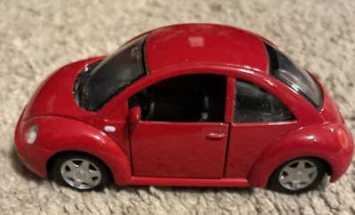 Volkswagen New Beetle 1999 Die-cast Car 1:32 Maisto Red Bug - Image 1 of 4