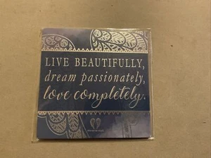 Fridge Magnet Live Beautifully, Dream Passionately, Love Completely New - Foto 1 di 3