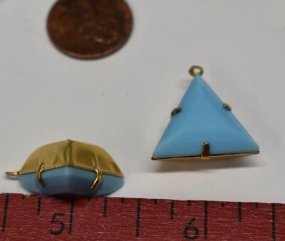 VINTAGE GLASS TRIANGLE PENDANT BEADS 18mm • LIGHT BLUE OPAQUE GLASS IN BRASS - Image 1 of 2