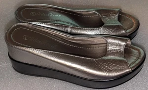 Helen’s Hearts Pewter 8127 Sz 6 Beaded Medallion Hidden Platform Wedge Slip On - Picture 1 of 11