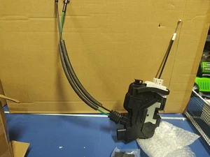 Passenger Side Front Right Door Lock Latch Actuator for Kia Sorento 813202P020 - Picture 1 of 4
