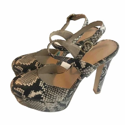 Zapatos de salón Stuart Weitzman Avenue 130 de cuero con plataforma estampado de serpiente talla 6B Foto 1 de 4