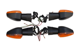 SET 4 FRECCE INDICATORI DI DIREZIONE PER HONDA CBR 1000 954 600 RR (2002-2007) - Picture 1 of 10