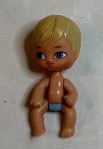 MGA Bratz World Familiez 2 Zoll Babypuppe - blondes Baby - Bild 1 von 2